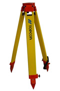 Giant ξύλινος τρίποδας